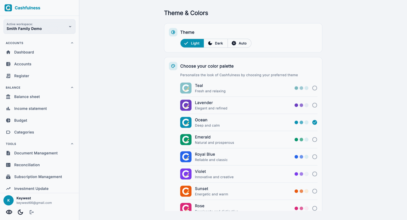 Cashfulness Theme and Colors screen: the Light, Dark, and Auto selector at the top, followed by the list of color palettes with previews, including Aqua green, Lavender, Ocean, and Emerald.